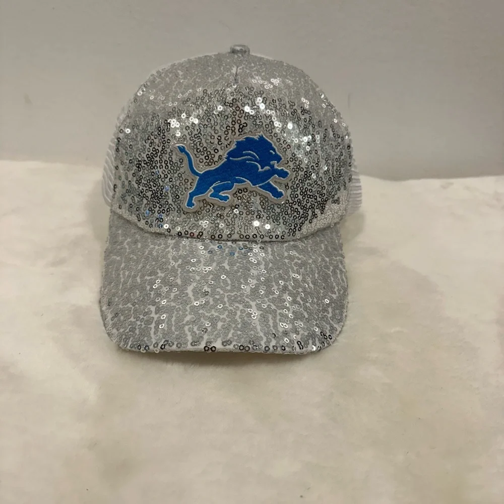 Detroit Lions logo hat! Glitter sequin trucker baseball cap!